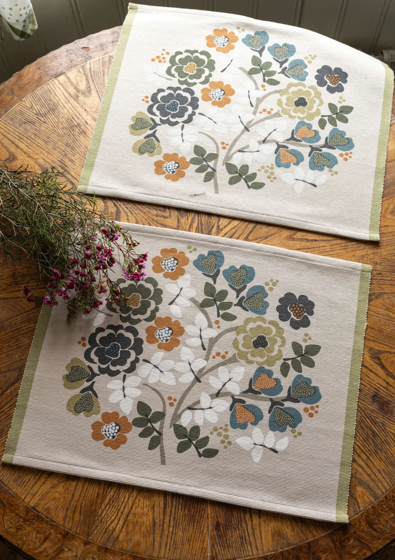 Gudrun Sjödén Bordstablett "Wild rose" i ekologisk bomull