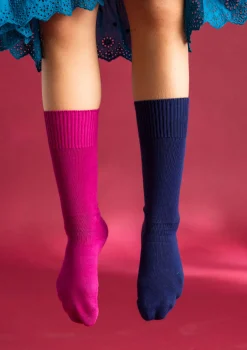 Gudrun Sjödén Enfärgad knästrumpa i ekologisk bomull