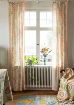 Gudrun Sjödén Gardin "Cumulus" i ekologisk bomull