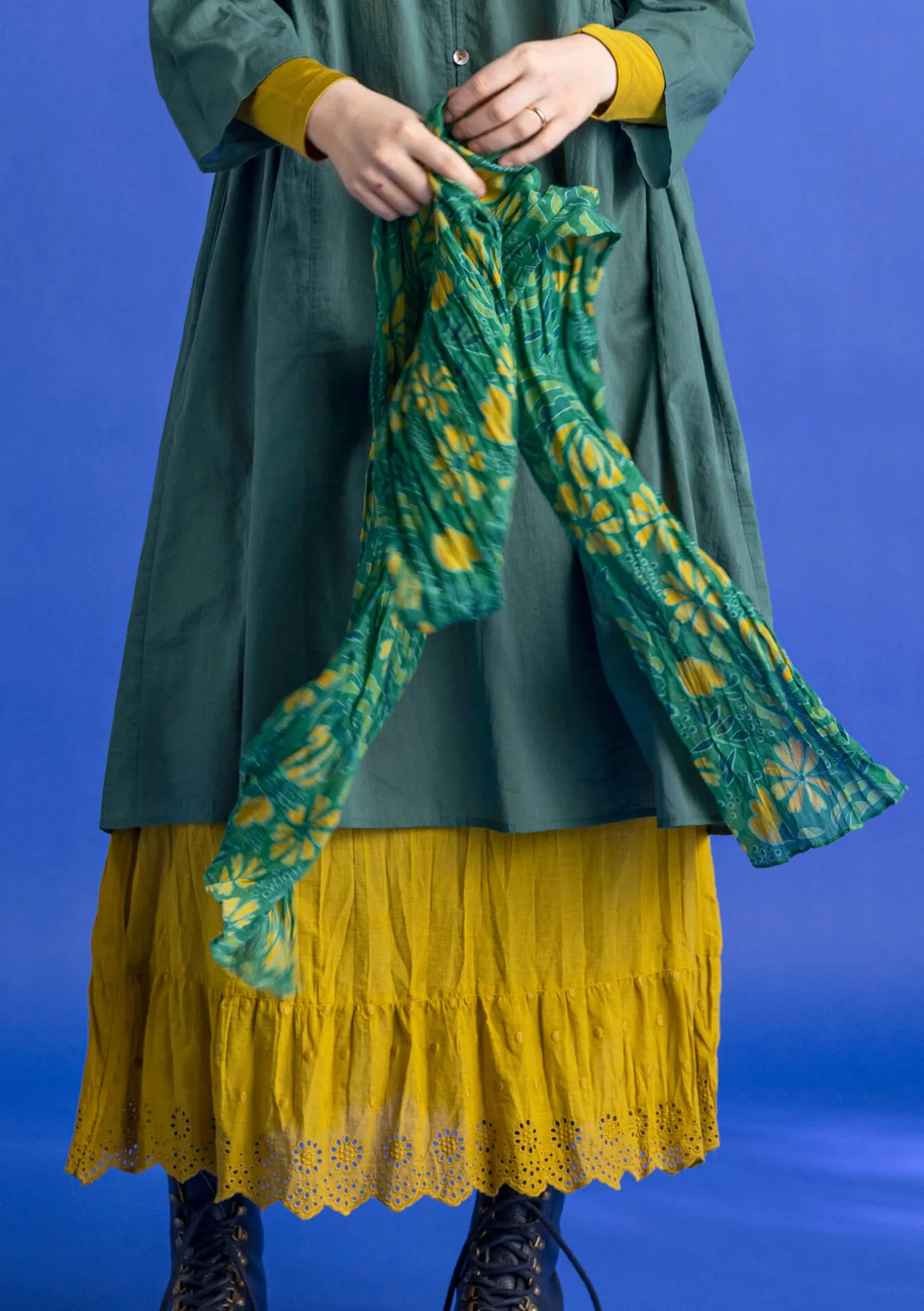 Gudrun Sjödén Sjal "Hedda" i ekologisk bomull