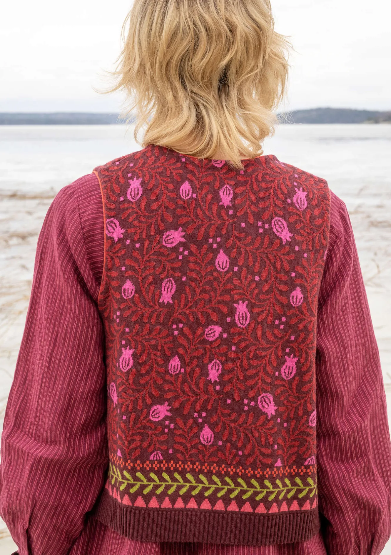 Gudrun Sjödén Stickad väst "Aurora" i ekologisk och återvunnen bomull/ull