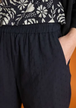 Gudrun Sjödén Vävd byxa i ekologisk bomullsdobby1