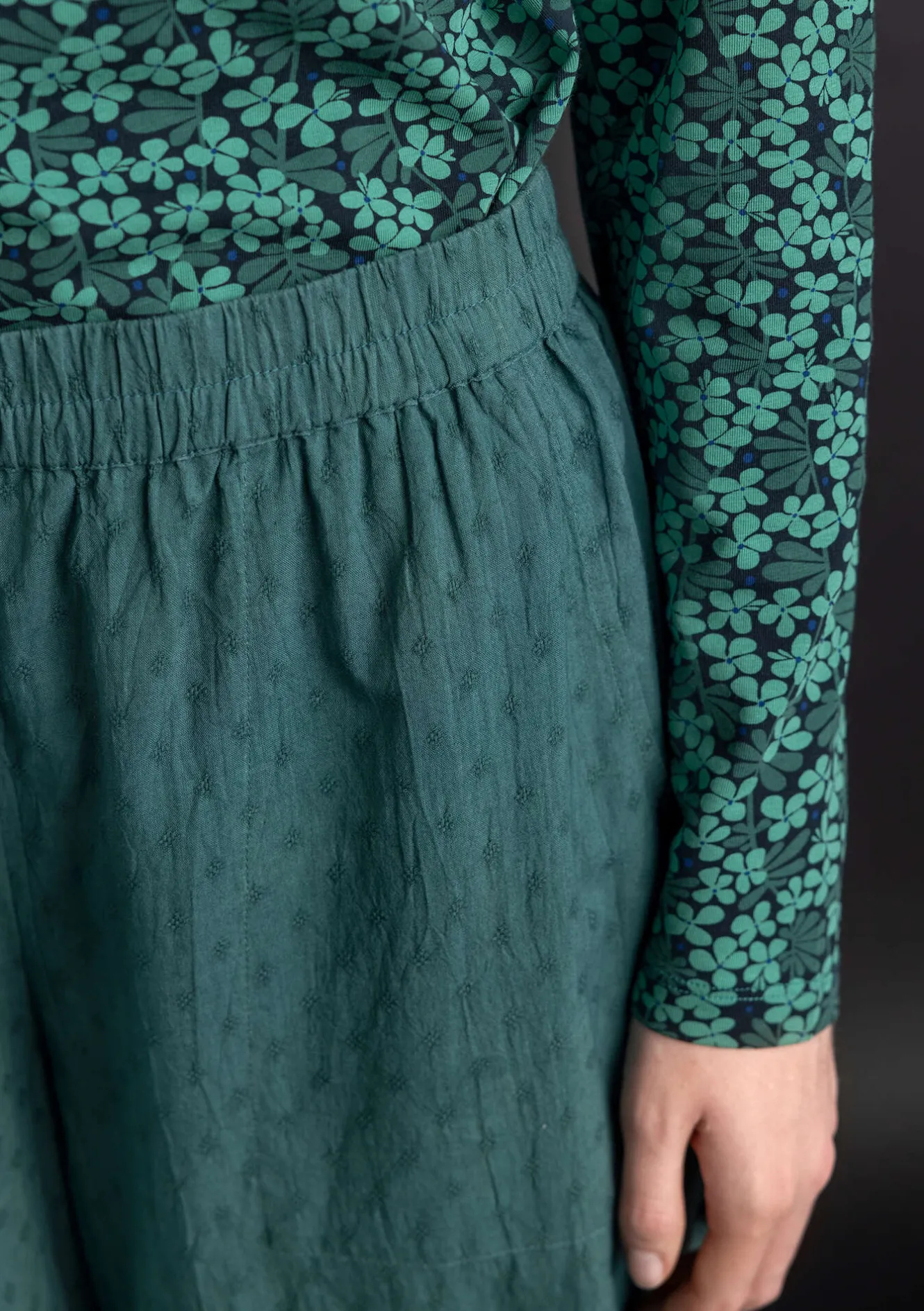 Gudrun Sjödén Vävd byxa i ekologisk bomullsdobby1